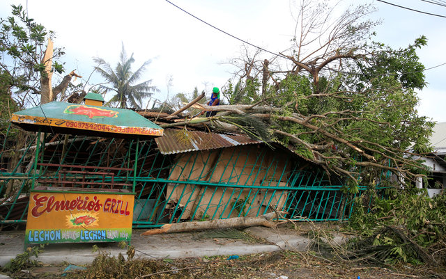 اثار الدمار من عاعصار الفلبين