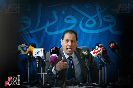 رئيس البورصة المصرية  محمد عمران (10)
