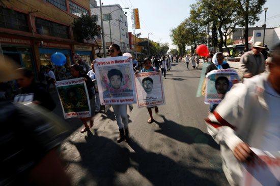 مظاهرات عارمة فى المكسيك فى ذكرى مقتل 43 طالبا على أيدى عصابات مسلحة