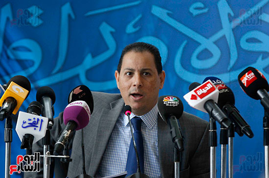 رئيس البورصة المصرية  محمد عمران (4)