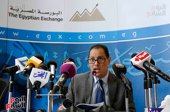 رئيس البورصة المصرية  محمد عمران (1)