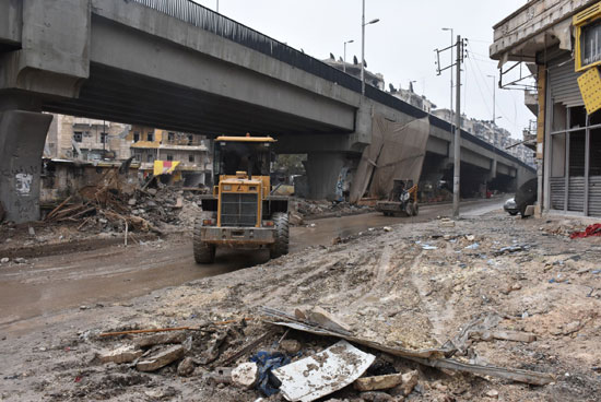 انتشال-اثار-الدمار-في-حلب