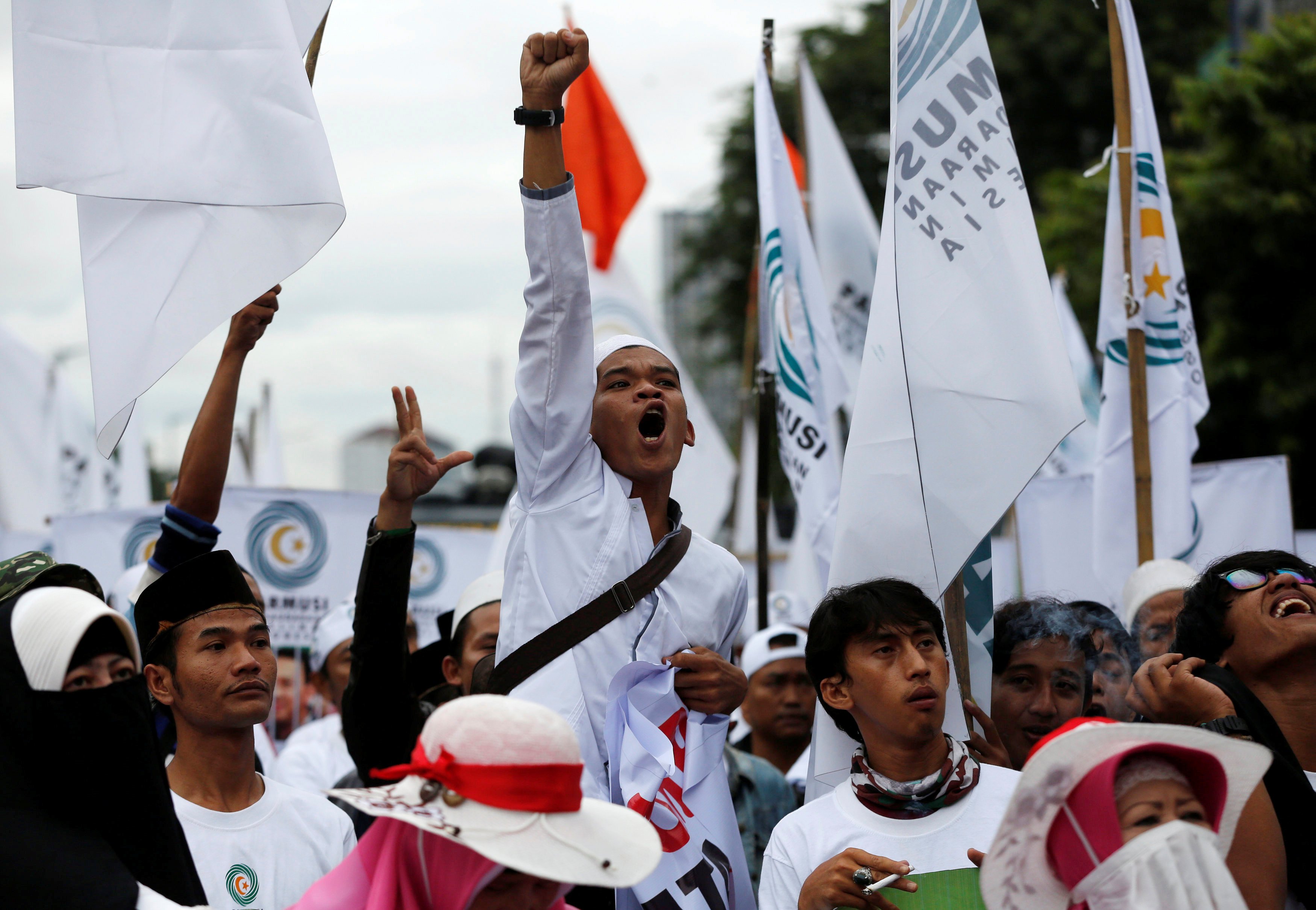 تظاهرات فى إندونيسيا ضد حاكم جاكرتا