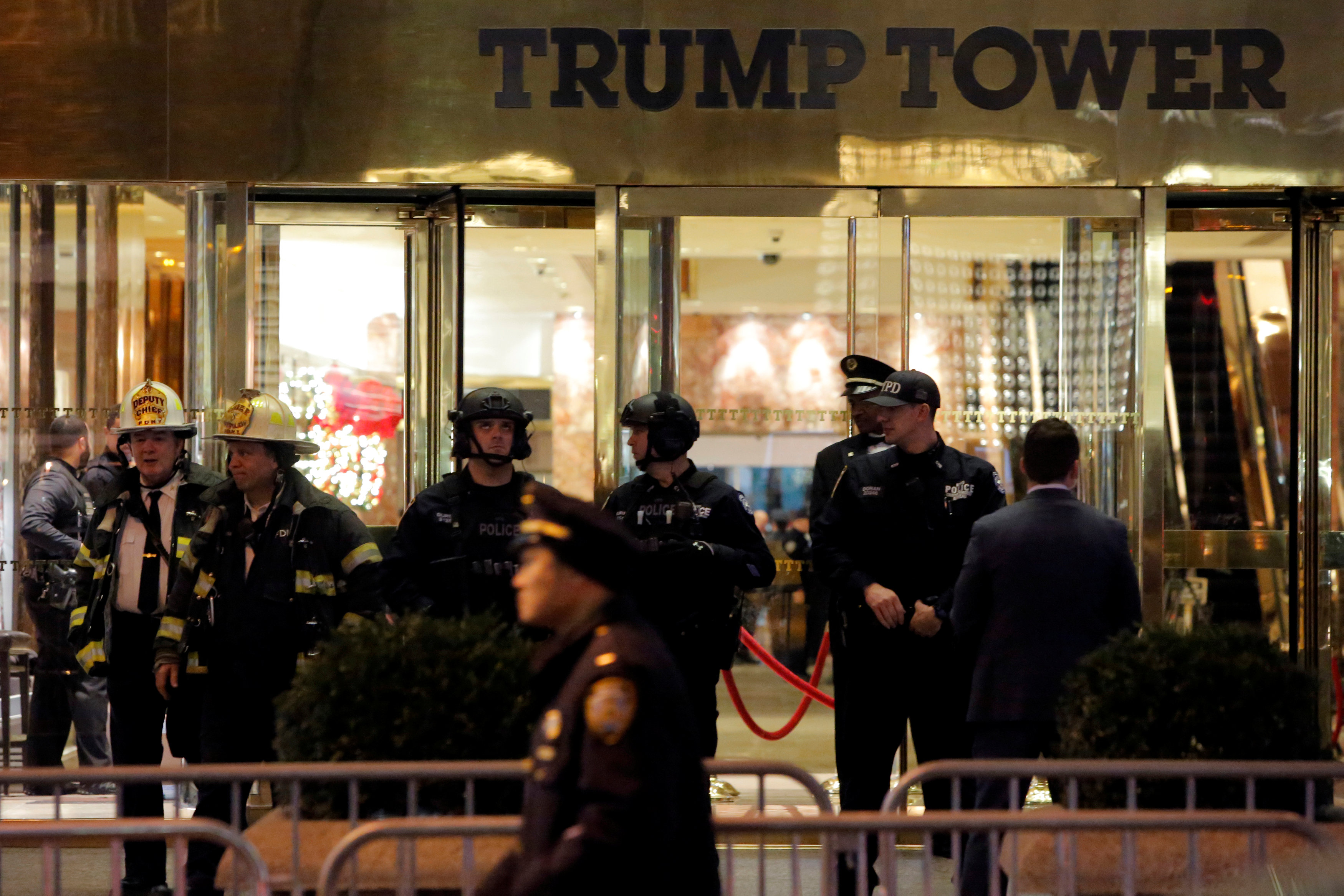 الشرطة الأمريكية أمام برج ترامب