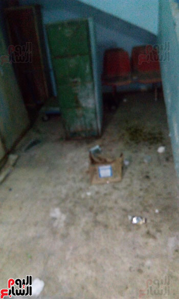  القمامة داخل مستشفى الهلال الأحمر