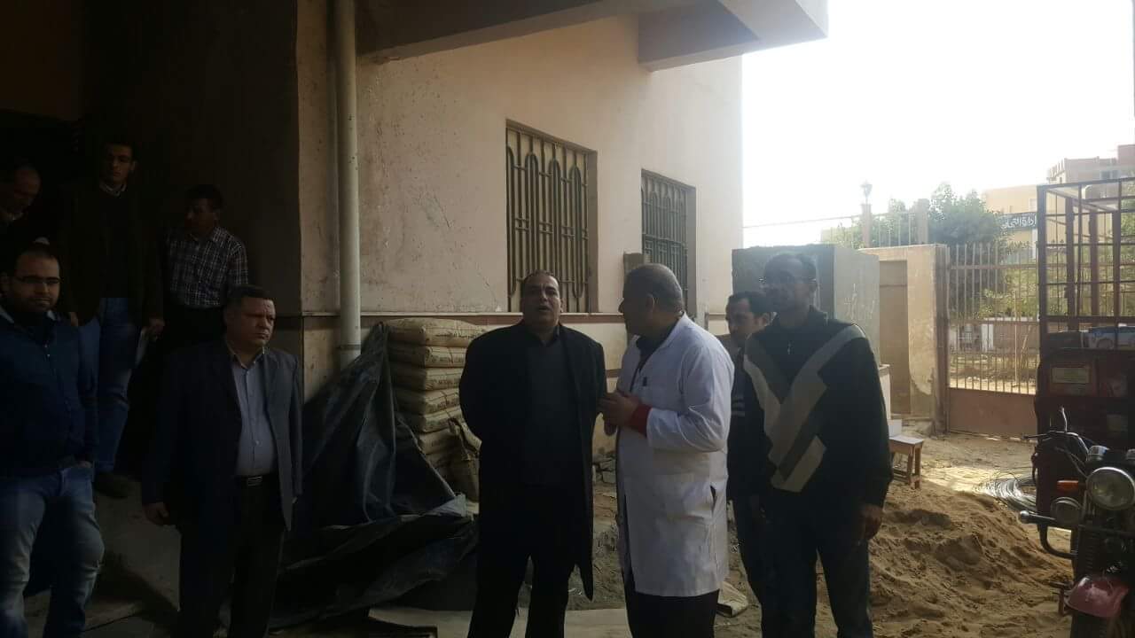 عضو مجلس النواب واللجنة تتابع المبانى الجديد بمستشفى الحميات