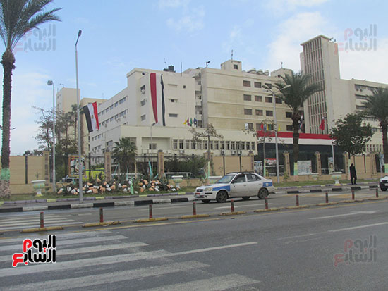 الديوان العام لمحافظة بورسعيد تتزين بأعلام مصر
