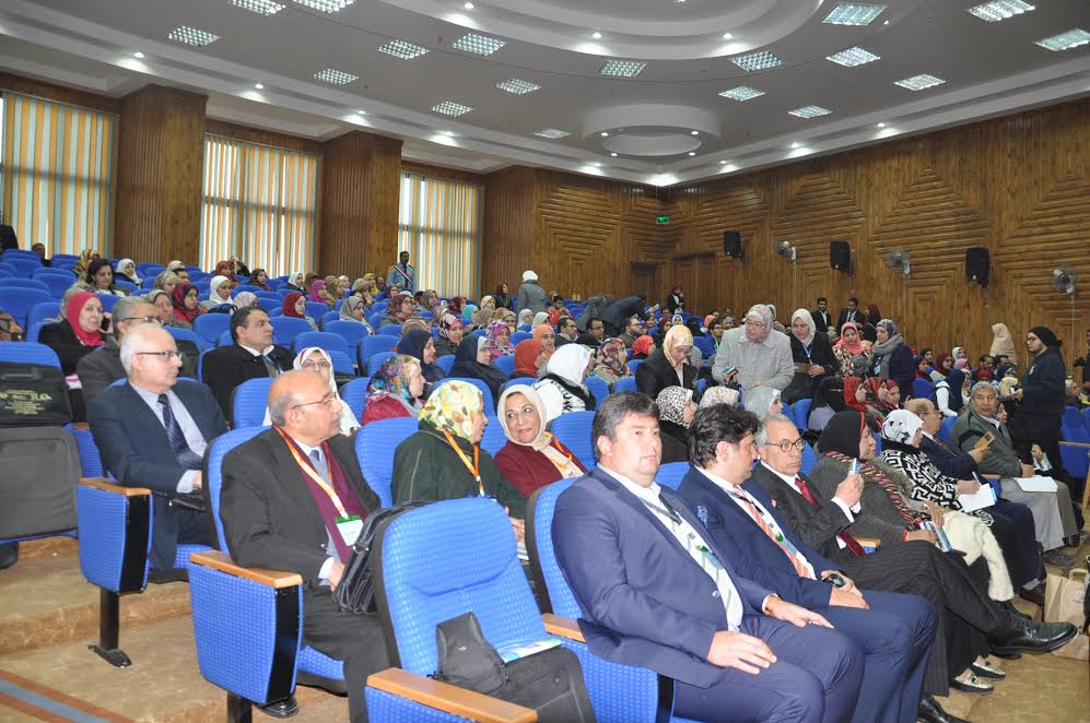 جانب أخر من الحضور بالمؤتمر بجامعة كفر الشيخ