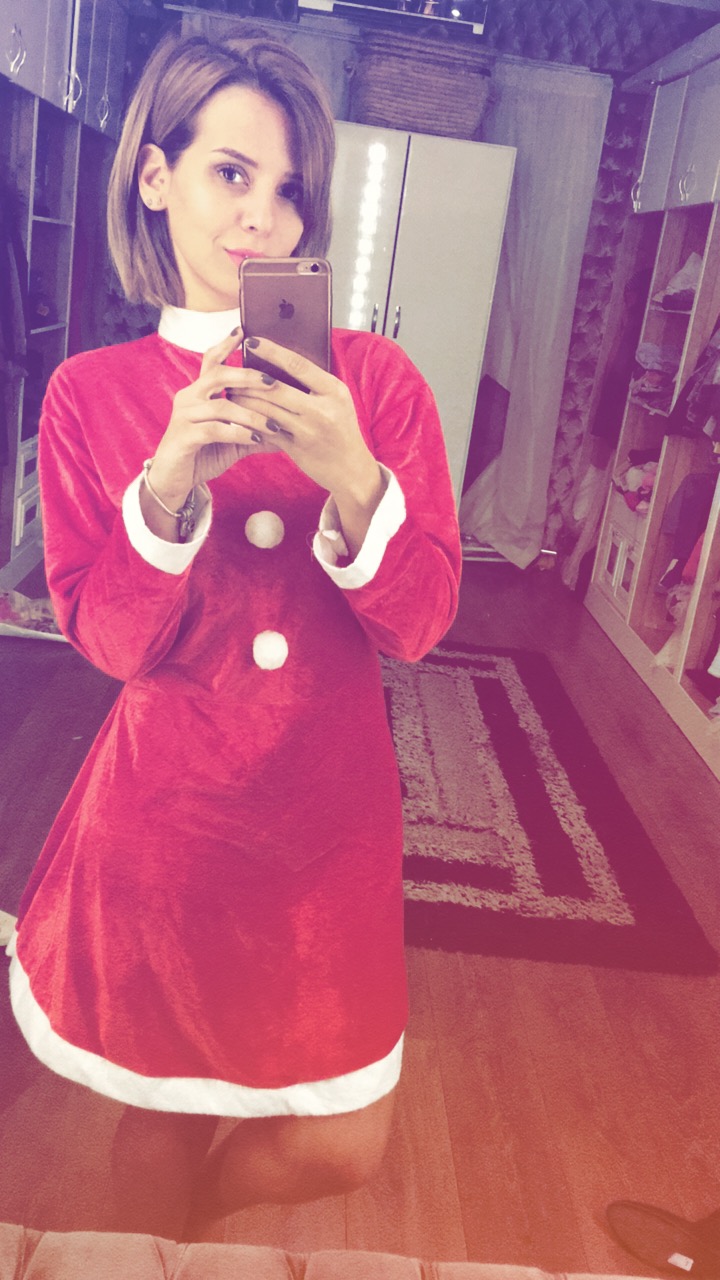 إيمان العاصى ترتدي زي بابا نويل