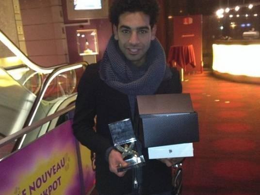 محمد صلاح يحمل جائزة الأفضل بالدوري السويسري
