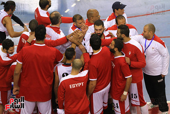 مصر و البحرين  افتتاح البطولة العربية للسلة (4)
