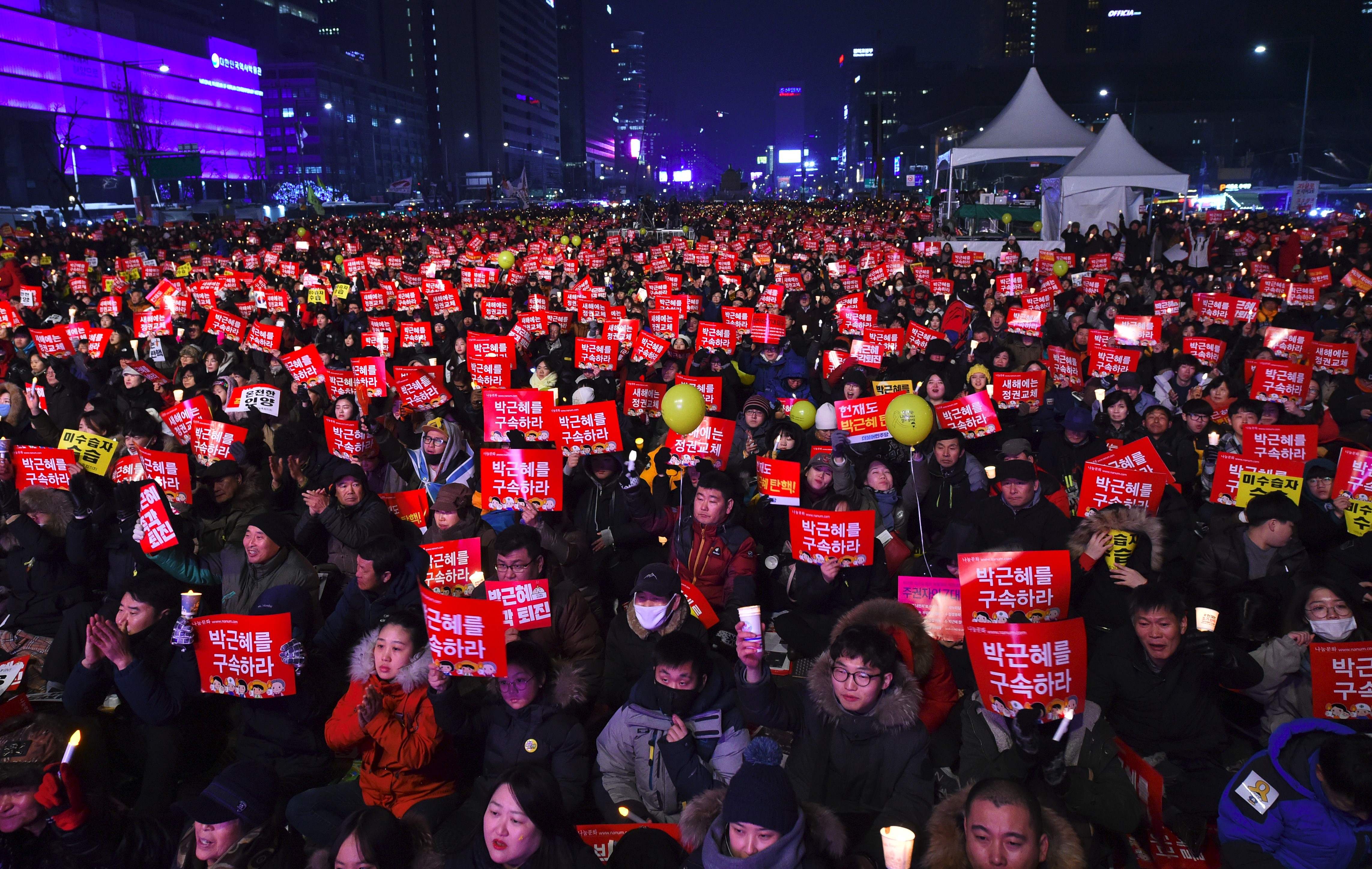 كوريون جنوبيون يطالبون برحيل بارك فى ليلة رأس السنة