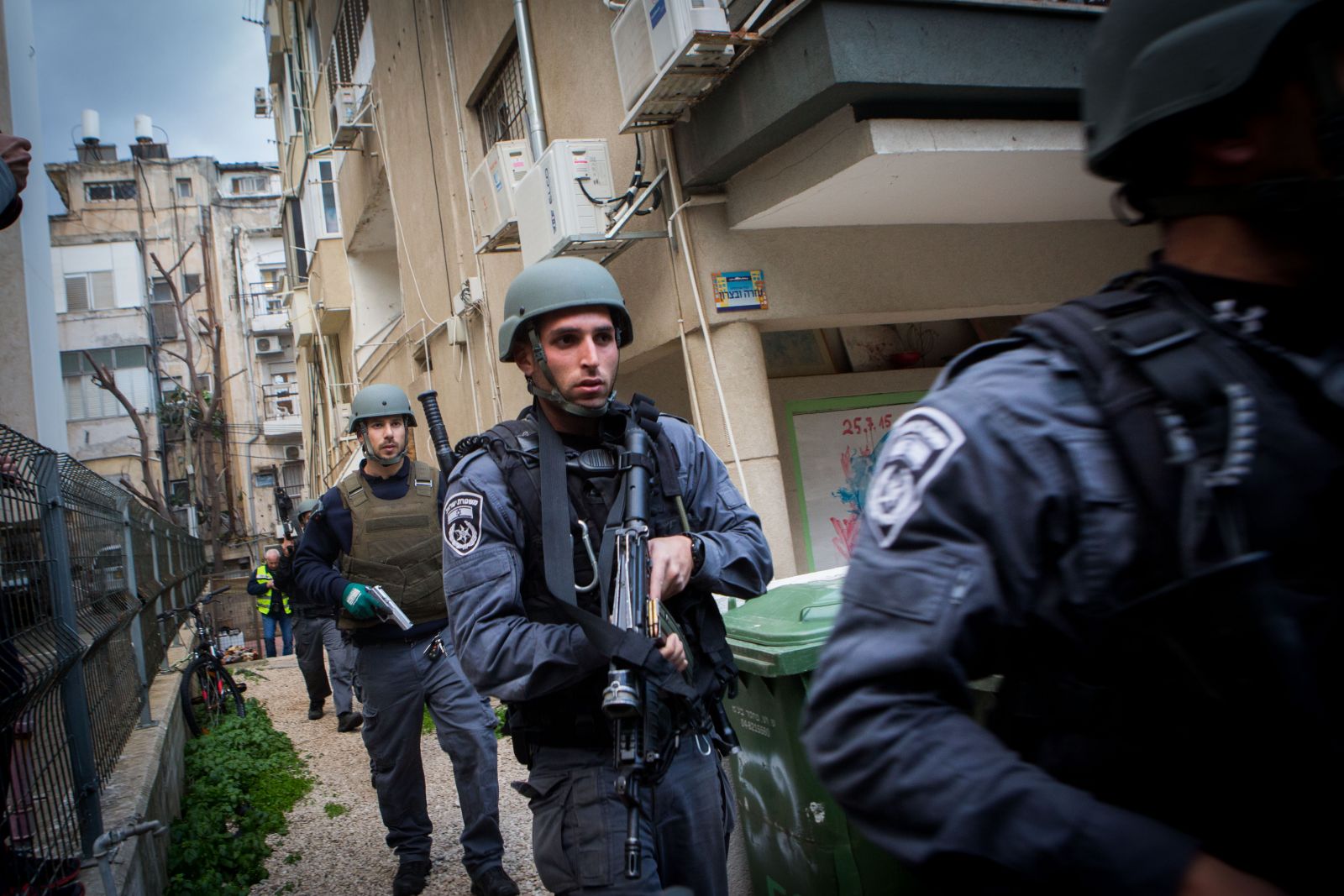 الشرطة الإسرائيلية تبحث عن منفذ عملية تل ابيب