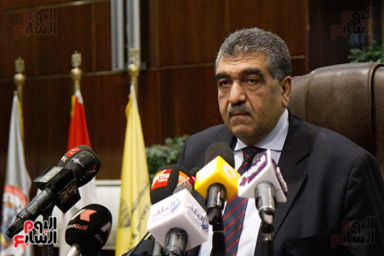  أشرف الشرقاوى، وزير قطاع الأعمال العام خلال مؤتمر صحفى (11)