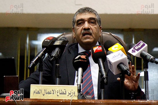  أشرف الشرقاوى، وزير قطاع الأعمال العام خلال مؤتمر صحفى (5)