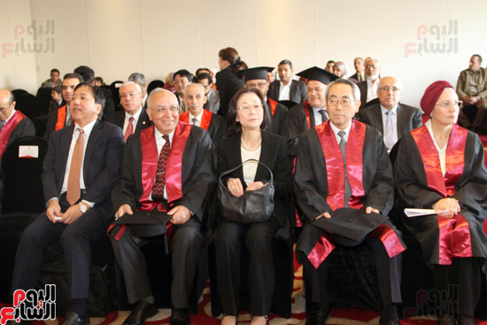 الجامعة اليابانية بالقاهرة تحتفل بتخريج الدفعة الخامسة  (2)