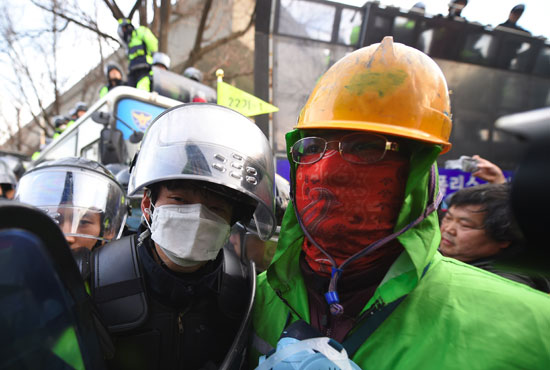 جانب من المظاهرات فى كوريا الجنوبية