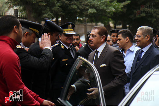  اللواء طارق عطية مساعد وزير الداخلية فور وصوله مستشفى ابو الريش