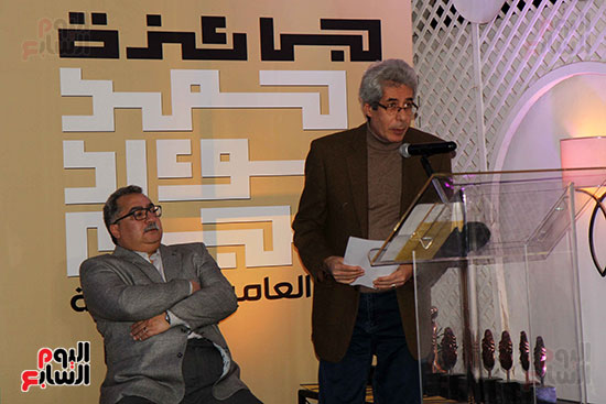 الدكتور محمد بدوى، رئيس لجنة تحكيم فرع الشعر بالجائزة