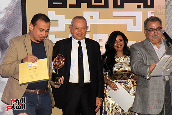 المهندس نجيب ساويرس يسلم الفائزين جائزة أحمد فؤاد نجم