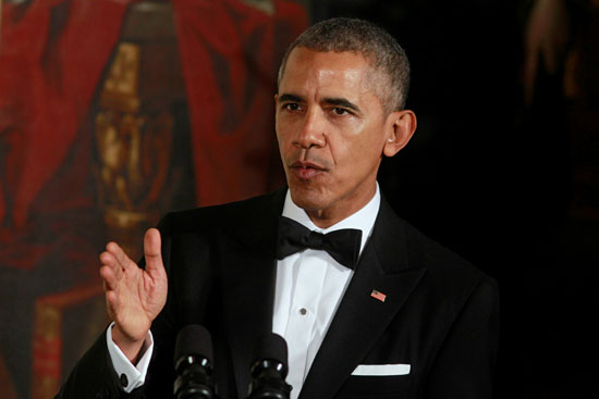 الرئيس الاميركي باراك اوباما يشارك فى حفل تكريم عدد من الفنانين والنجوم بمركز كيندى بالبيت الابيض (3)