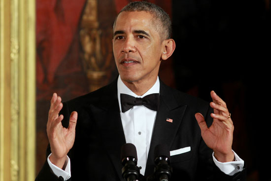 الرئيس الاميركي باراك اوباما يشارك فى حفل تكريم عدد من الفنانين والنجوم بمركز كيندى بالبيت الابيض (2)