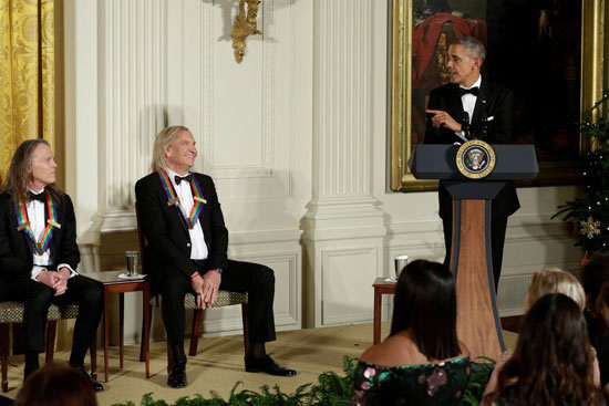 أوباما يشارك فى تكريم عدد من الفنانين فى مركز جون كيندى بالبيت الأبيض