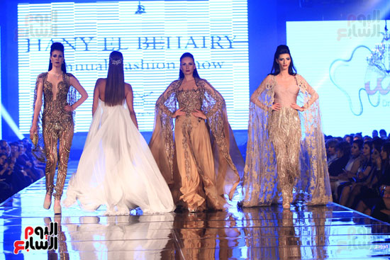 افتتاحية مجموعة الفساتين الطويلة بعرض أزياء هانى البحيرى 