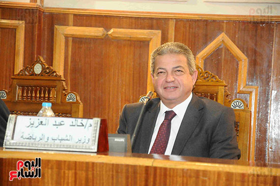م.خالد عبد العزير وزير الشباب والرياضة