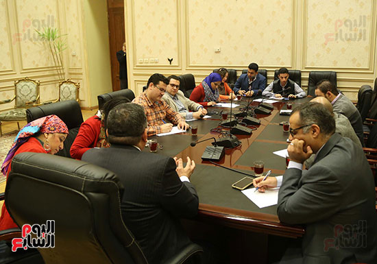 اجتماع اسامة هيكل مع صحفيين البرلمان
