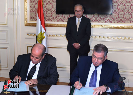 شريف اسماعيل يشهد توقيع اتفاقية الدواجن (3)
