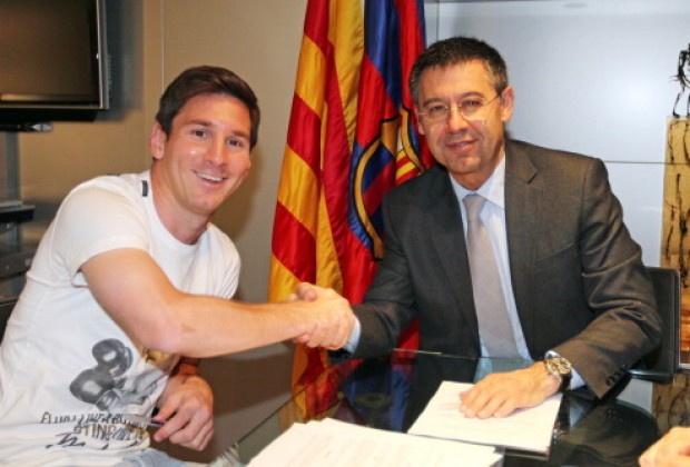بارتوميو رئيس برشلونة رفقة ميسي