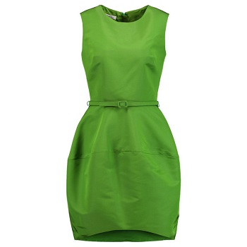 3..فستان من اللون الأخضر