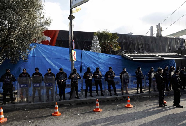 الشرطة التركية تغلق الطرق المؤدية للملهي الليلى بعد تعرضه لهجوم امس