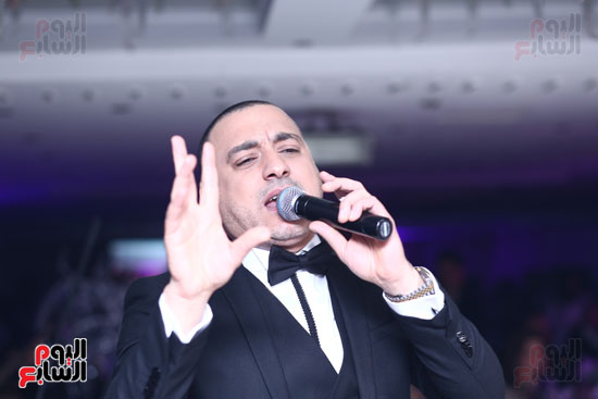 دياب يغنى العوو