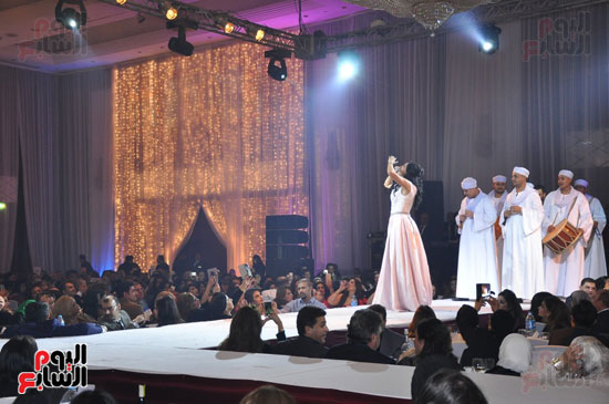  أمينة تواصل إحياء فقرتها