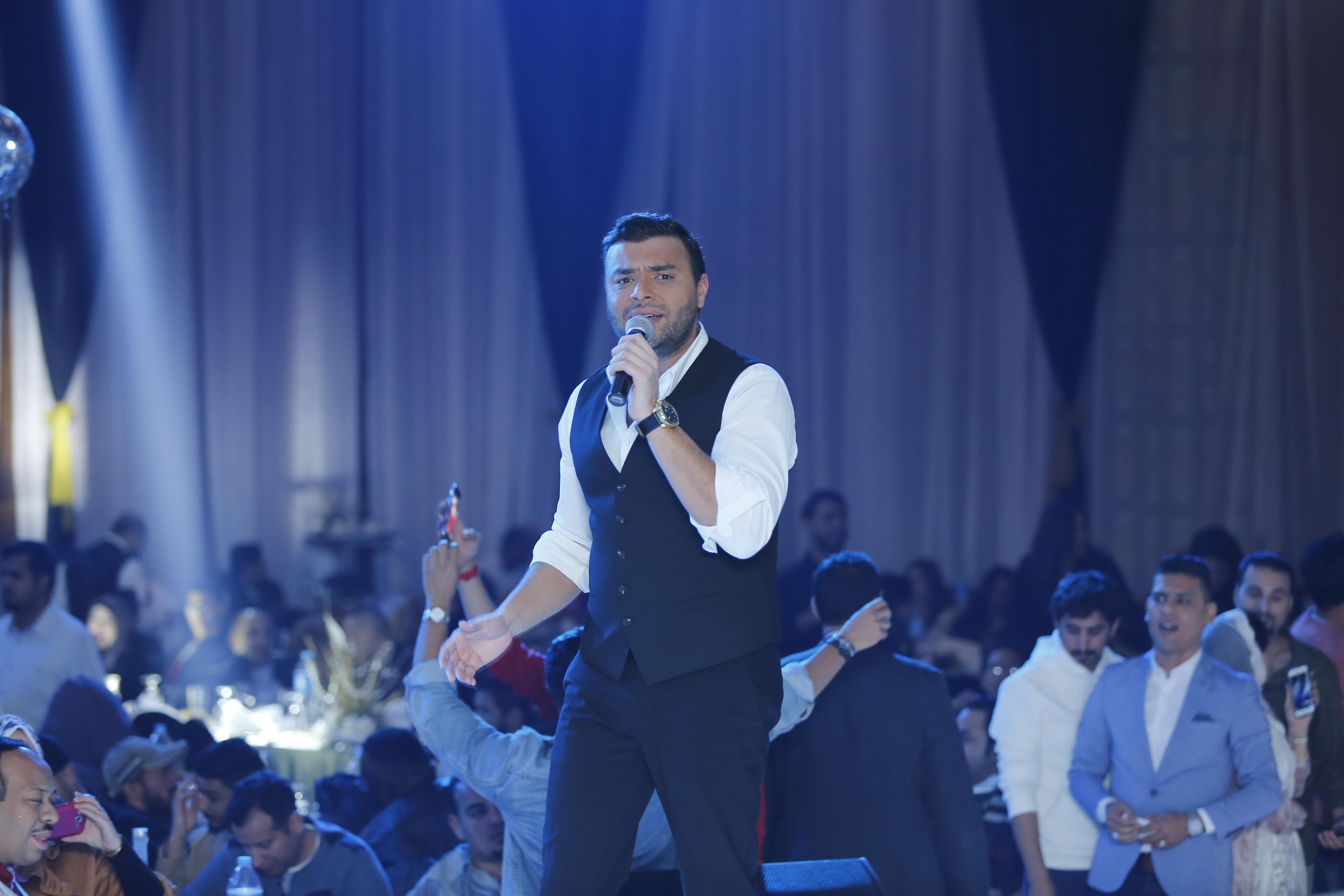 رامى صبرى يغنى اغانيه الشهيره فى حفل العام الجديد