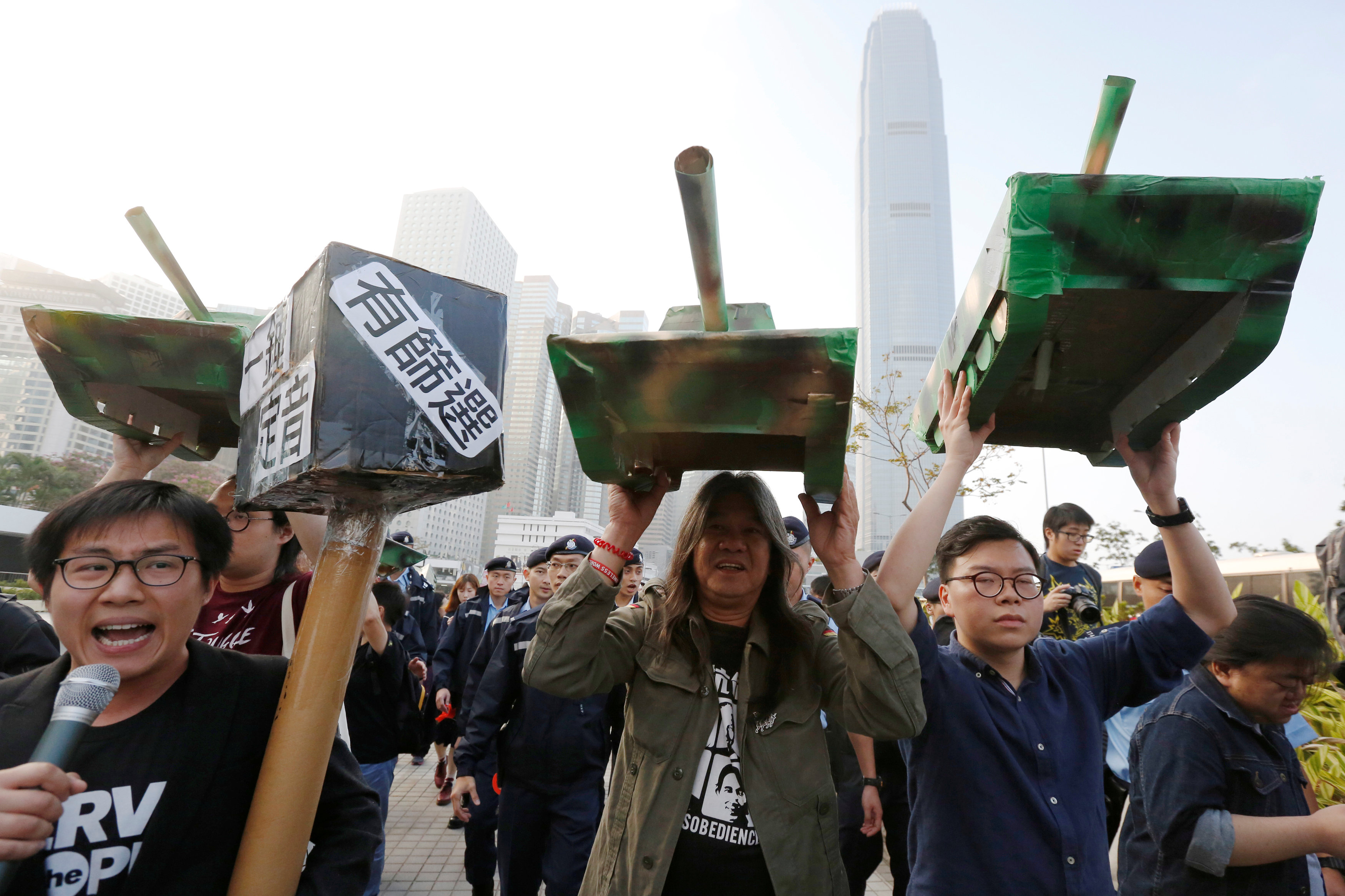 احتجاجات ضد بناء فرع المدينة المحرمة الصينية فى هونج كونج