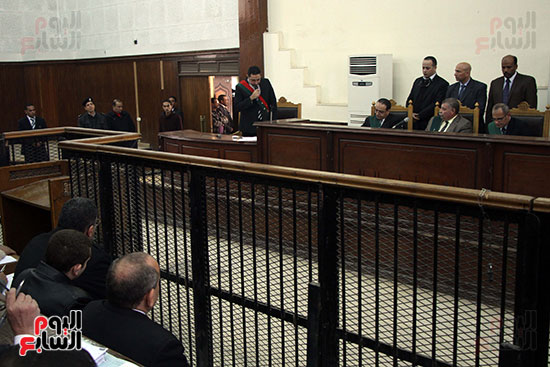  هيئة المحكمة والمحامين بالجلسة