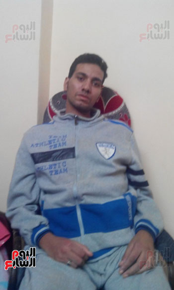 احمد مصاب بشلل رباعي ويحتاج لعملية خارج مصر