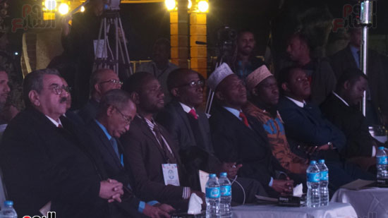 ممثلو دول إفريقية يسجلون حضورهم بالمهرجان