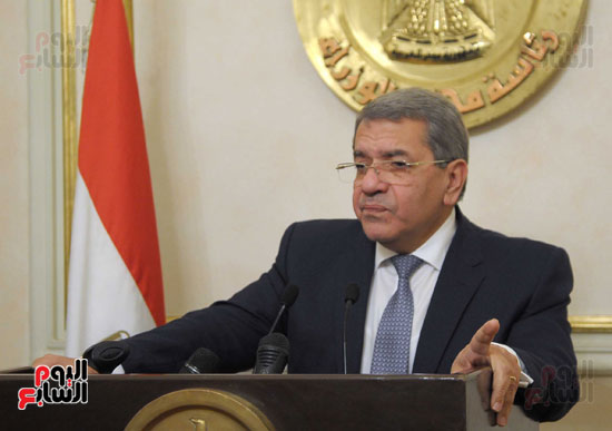 عمرو الجارحي ، وزير المالية (2)
