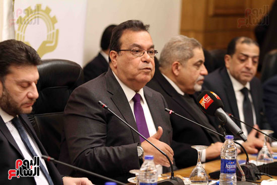اجتماع لجنة الضرائب والجمارك باتحاد الصناعات المصرية (11)