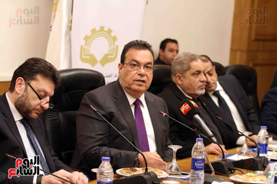 اجتماع لجنة الضرائب والجمارك باتحاد الصناعات المصرية (15)