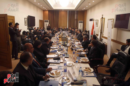 اجتماع لجنة الضرائب والجمارك باتحاد الصناعات المصرية (7)