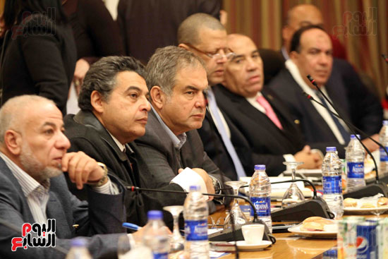اجتماع لجنة الضرائب والجمارك باتحاد الصناعات المصرية (9)