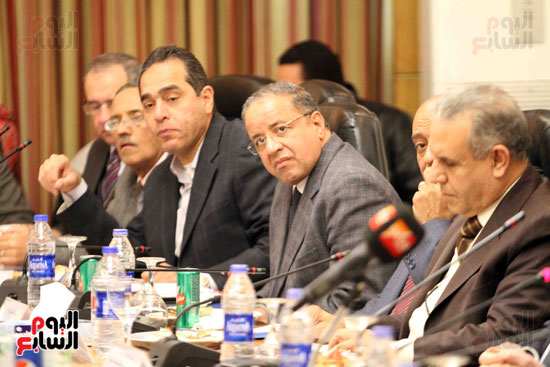 اجتماع لجنة الضرائب والجمارك باتحاد الصناعات المصرية (10)