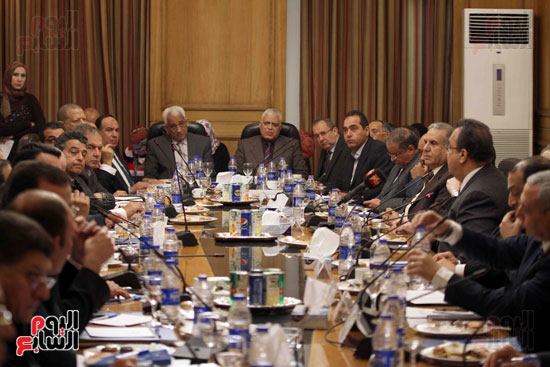 اجتماع لجنة الضرائب والجمارك باتحاد الصناعات المصرية (17)