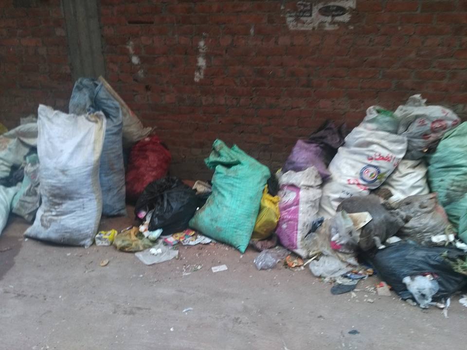 3 القمامة أمام منازل المواطنين بقليوب