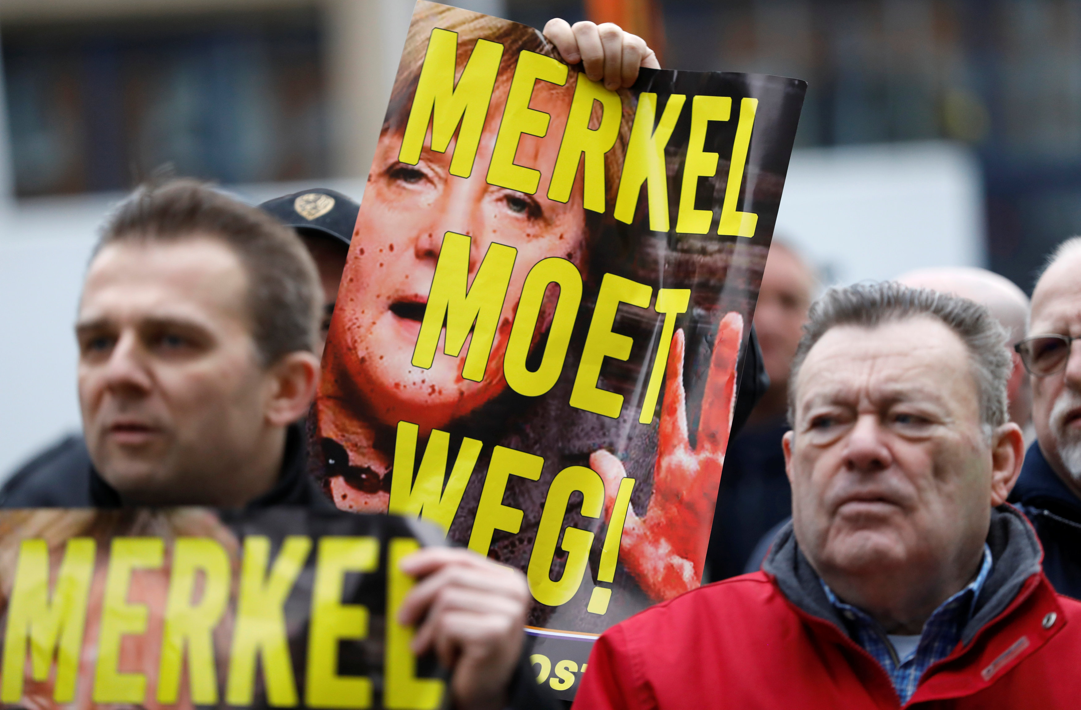 نشطاء اليمين المتطرف فى بروكسل يتظاهرون ضد المستشار الألمانية